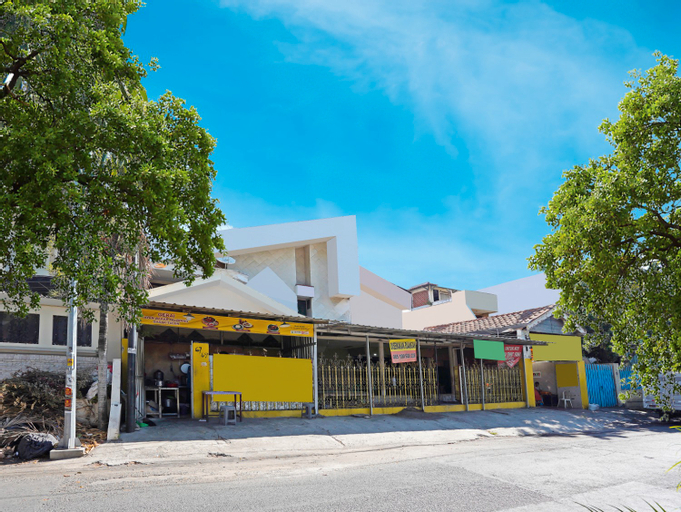Exterior & Views 2, OYO 91558 Y 5417 Homestay Syariah, Surabaya