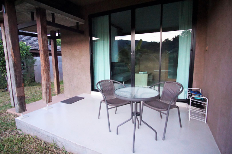 Exterior & Views 29