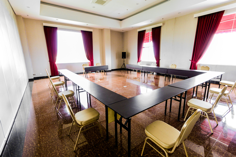 Business Facilities 19
