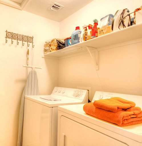 Food & Drinks, Mountain Calling 3BR by Casago, Pima