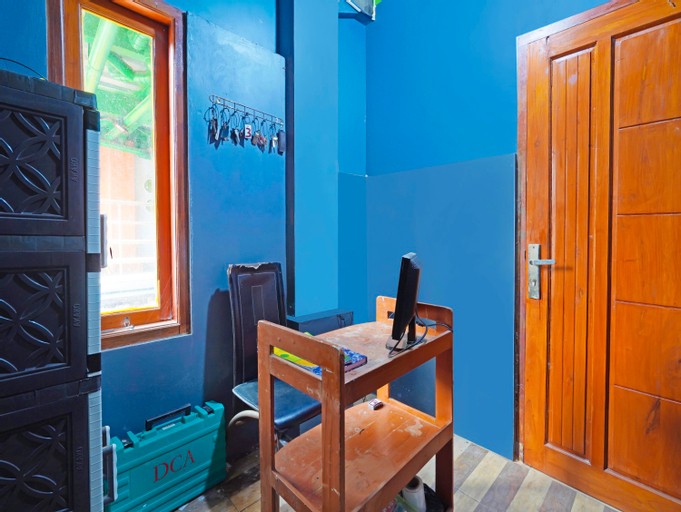 Public Area 3, SPOT ON 91557 Biring Residence, Bandung