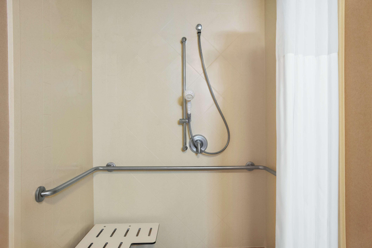 Bathroom 4, Hampton Inn & Suites West Bend, Washington