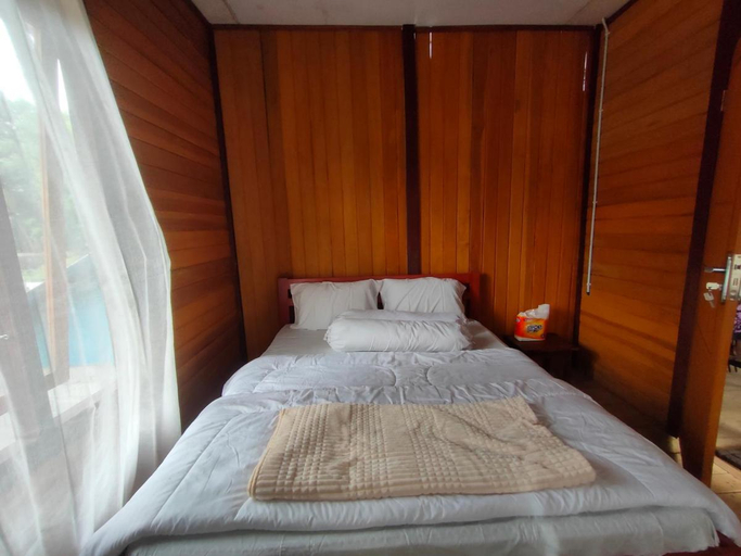 Bedroom 2, Sinta Homestay, North Minahasa