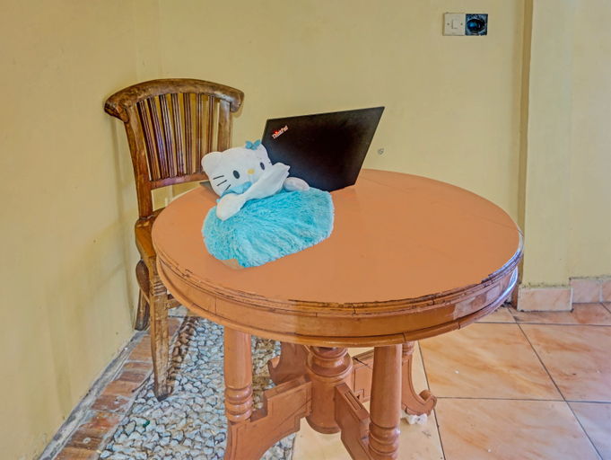 SPOT ON 91588 Ananda Guest House Batu, Malang
