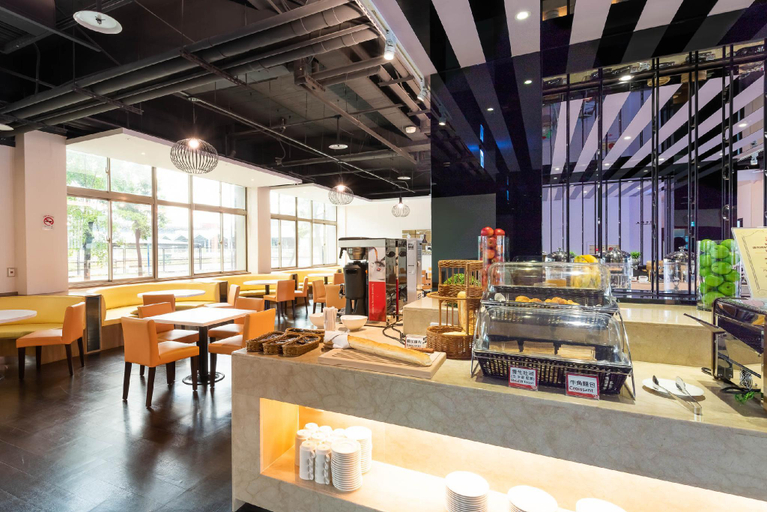 Food & Drinks 5, Holiday Garden Hotel SKM Park, Kaohsiung