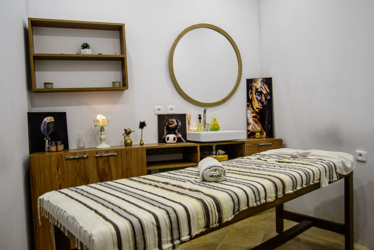 Bedroom 3, Hotel Suite Les Charmilles, La Marsa