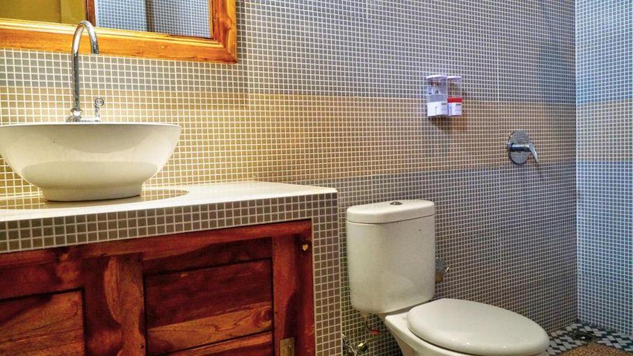 Bathroom, Diver's Cafe Amed Bungalows, Karangasem