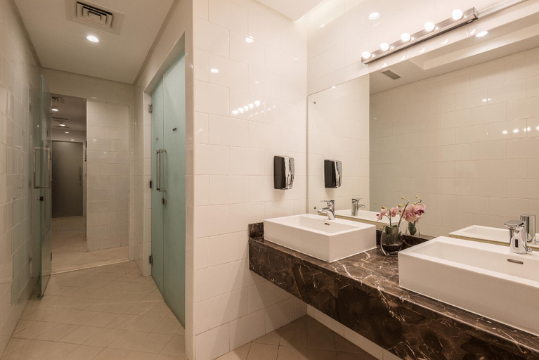 Bathroom 5, Landmark Premier Hotel, Dubai