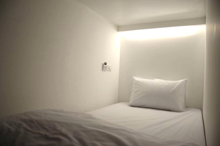 Bedroom 13