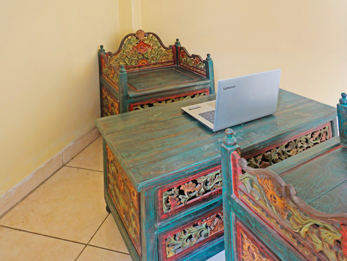 Public Area 3, OYO 91580 Kost Bougenville Syariah, Madiun