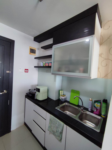 Dining Room 5, Studio Apartment Nagoya Mansion By Lily, Batam