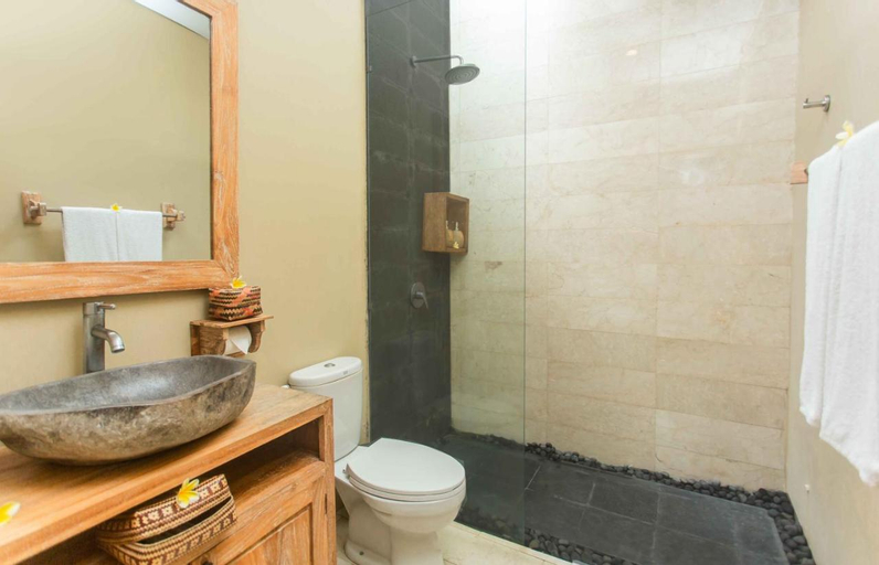 Bathroom 7