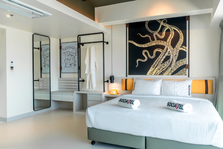 Bedroom 24