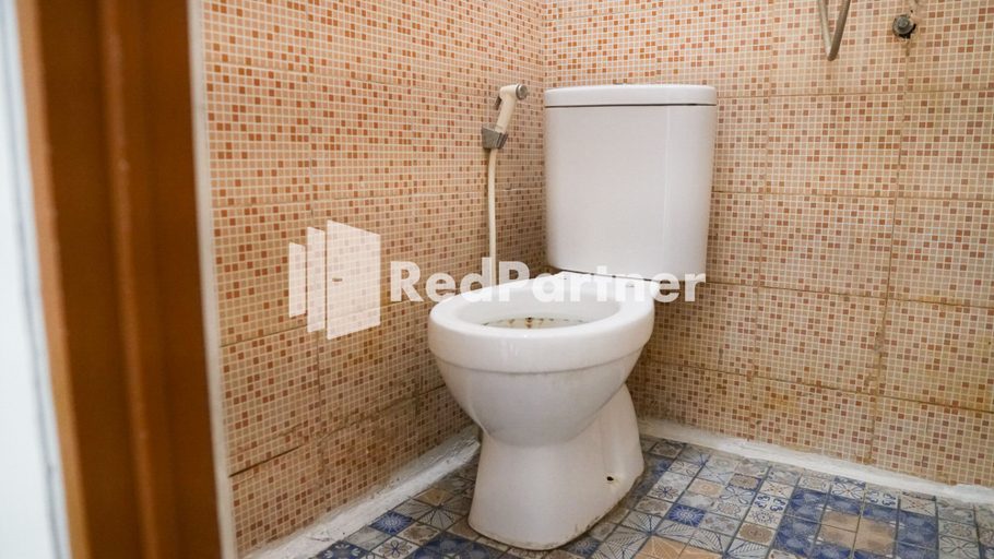 Bathroom, El Dhiya Syariah Karawaci RedPartner, Tangerang