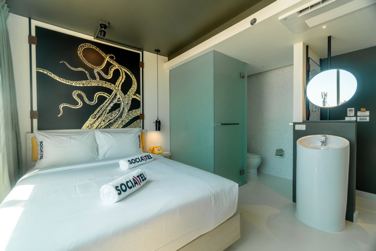 Bedroom 25