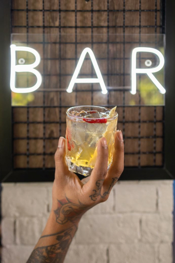 Food & Drinks 8
