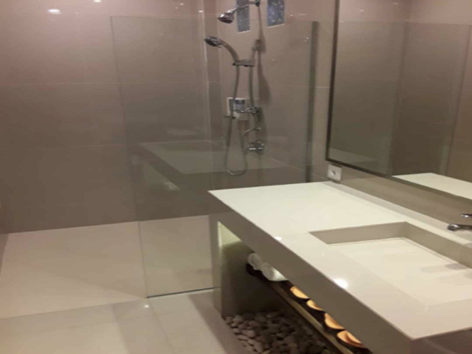Bathroom 5, Karang Sari Hotel, Sukabumi