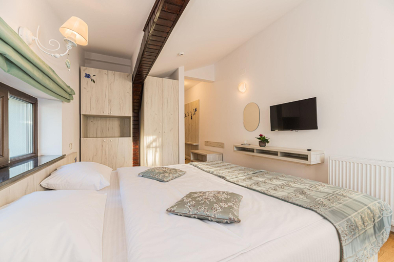 Bedroom 3, Hilltop, Predeal