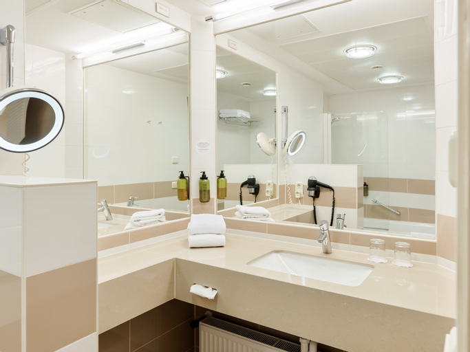 Bathroom 7