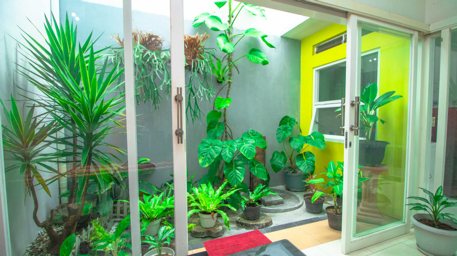 Others 5, Villa Lima Dara | Balcony Mountain View, Malang