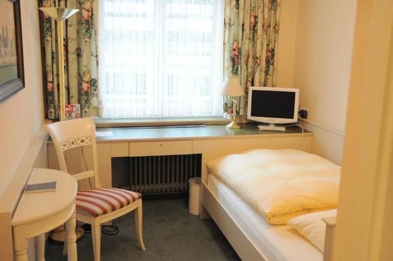 Bedroom 3, Boutique Hotel Am Rathaus Reblaus, Ulm