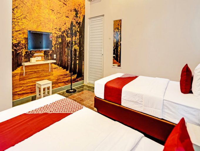 Bedroom 3, SUPER OYO 91618 Hotel Nawangwulan, Blitar
