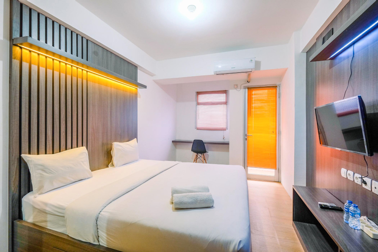Warm and Comfort Living Studio Room at Gunung Putri Square Apartment By Travelio, Bogor