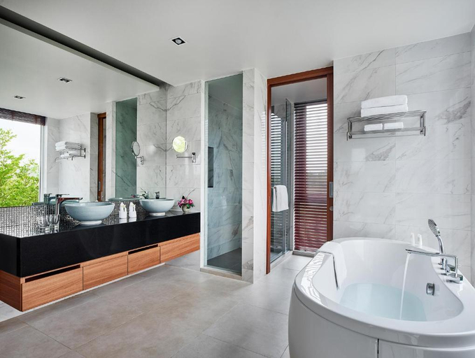 Bathroom 15