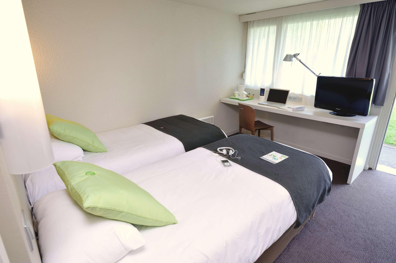 Bedroom 4, Hotel Campanile Conflans Sainte Honorine, Yvelines