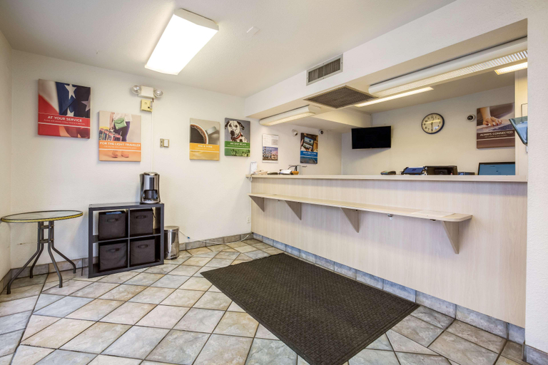 Public Area 5, Motel 6 Kingman East, Mohave