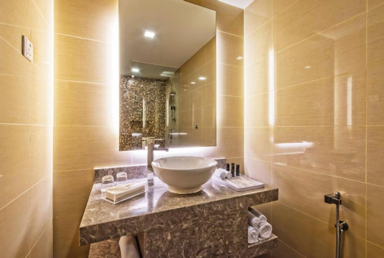 Bathroom 10