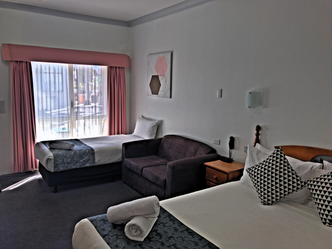 Bedroom 3, New England Motor Inn, Armidale Dumaresq