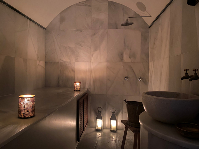 Bathroom 5, The Riad, Cádiz