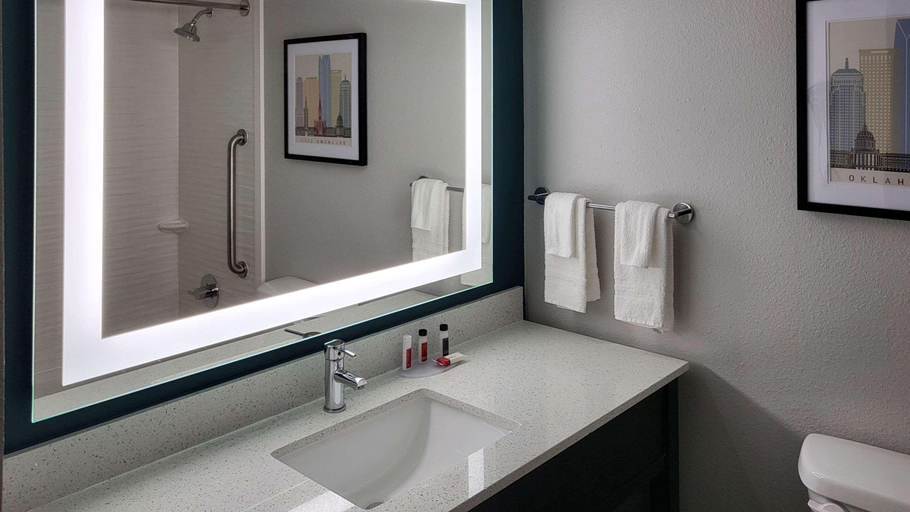 Bathroom 4, Clarion Pointe Okc Airport, Oklahoma
