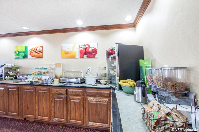 Food & Drinks 4, Americas Best Value Inn Grayson, Carter