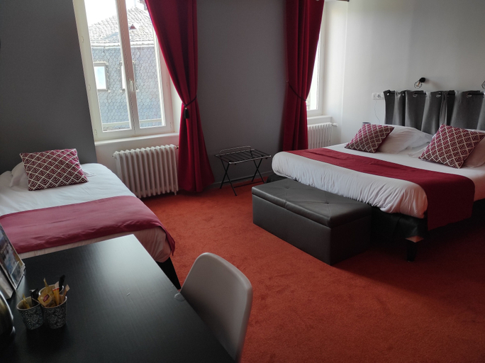 Bedroom 3, Logis Hotel De Paris Murol, Puy-de-Dôme