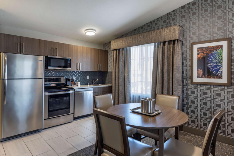 Dining Room 6
