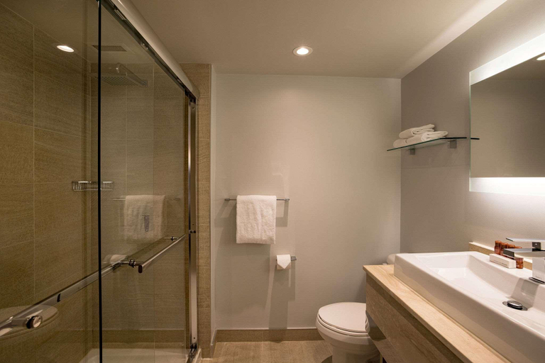 Bathroom 5, Chateau Bromont - Resort Hotels, La Haute-Yamaska