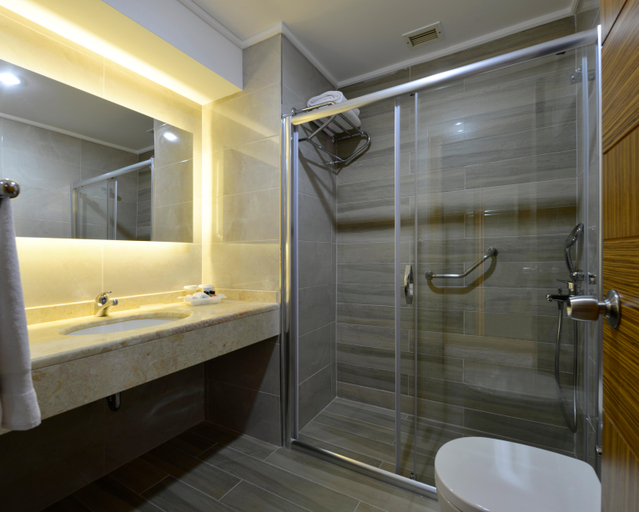 Bathroom 5, Euro Park Hotel Bursa, Nilüfer