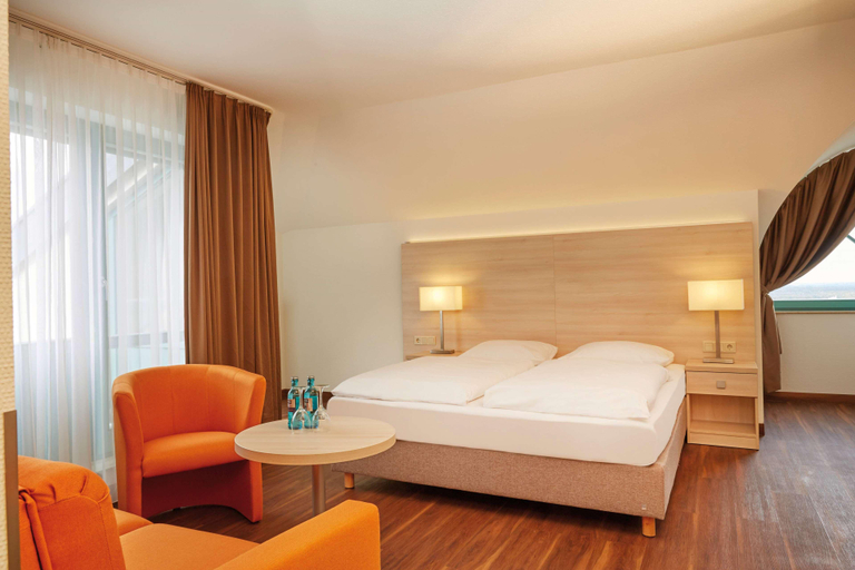 Bedroom 3, Taste Hotel Limes Thermen Aalen, Ostalbkreis