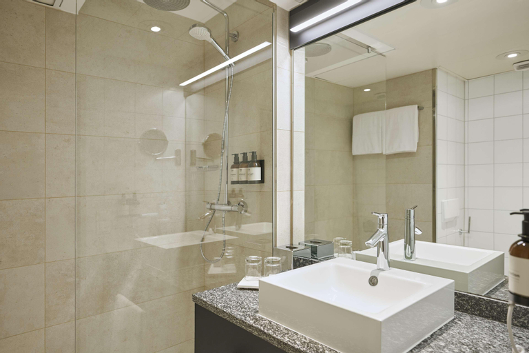 Bathroom 9