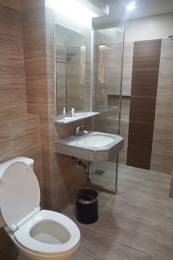 Bathroom 5, New Dawn Plus, Cagayan de Oro City