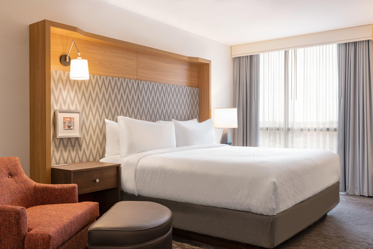 Bedroom 3, DoubleTree by Hilton Fort Worth South, Fort Worth