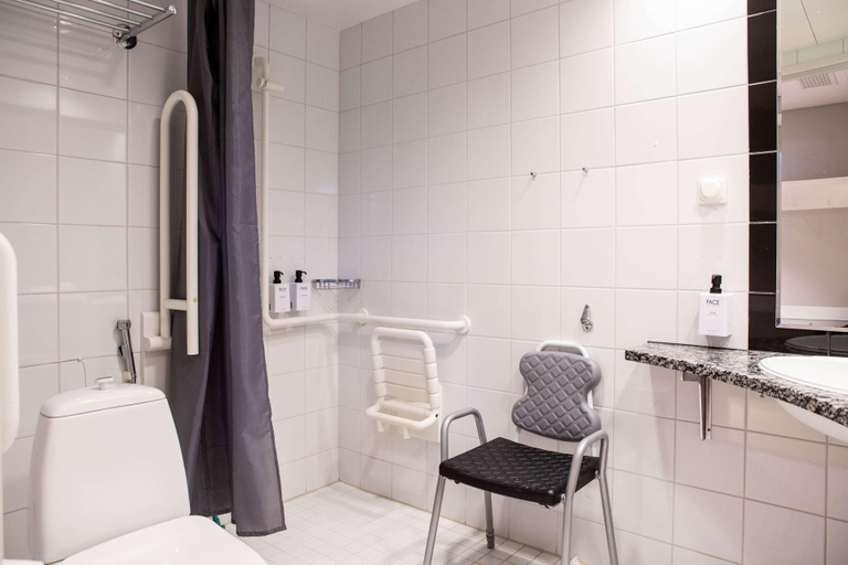 Bathroom 4, Scandic Helsinki Aviapolis, Uusimaa