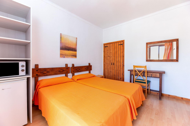 Bedroom 2, Hostal San Francisco - Portocolom, Baleares