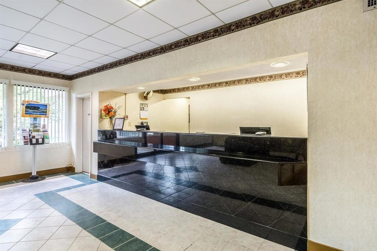 Public Area 2, Econo Lodge Inn & Suites Chambersburg Central, Franklin