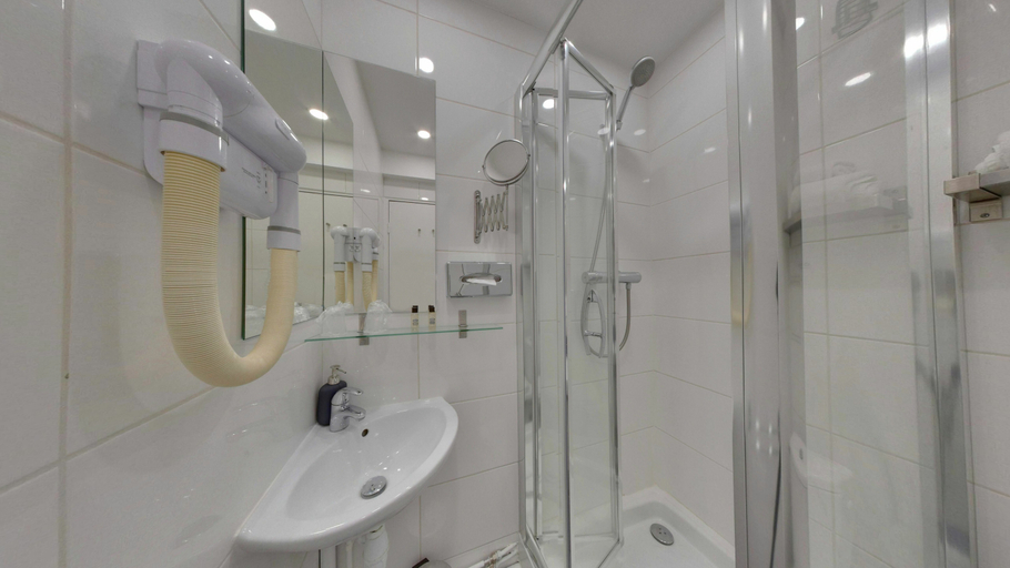 Bathroom, Hotel Acadie les Ulis, Essonne