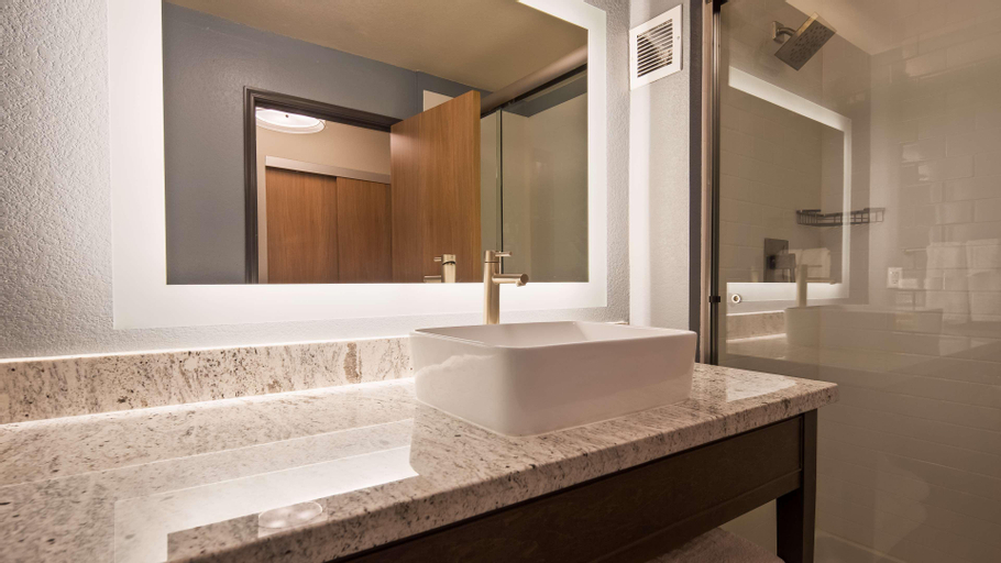 Bathroom 4