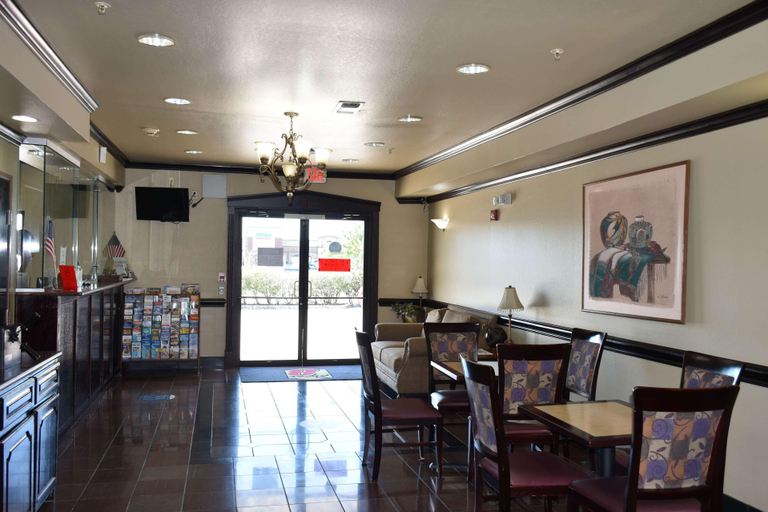 Food & Drinks 5, Econo Lodge BeaumontI-10 S TX, Jefferson