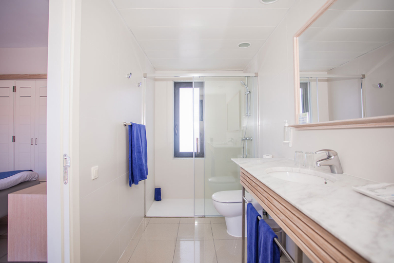 Bathroom 5, Caybeach Meloneras Bungalows, Las Palmas
